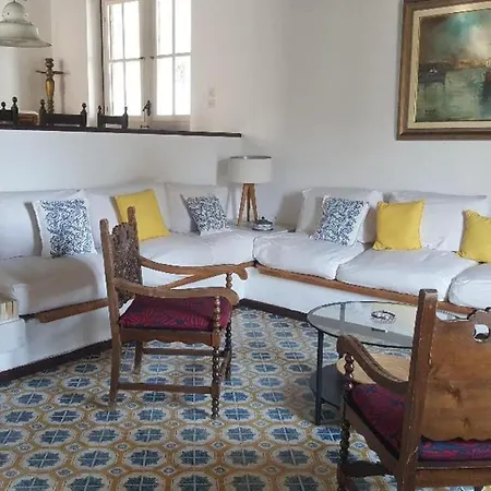 Traditional Comfortable Apartment With Sea View *